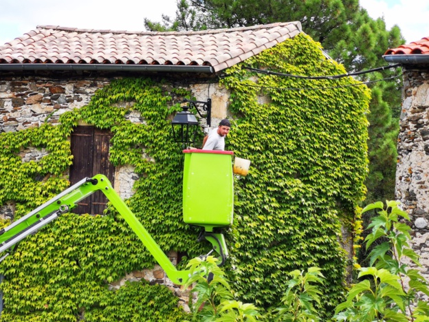 Pose des lanternes à LED Pose des lanternes à LED