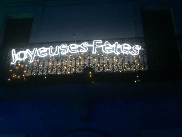 La place s'illumine........ La place s'illumine........