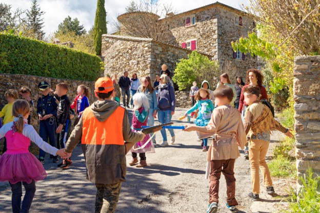 Le défilé dans les rues Le défilé dans les rues