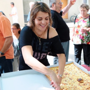 Aline, notre nouvelle boulangère. Aline, notre nouvelle boulangère.