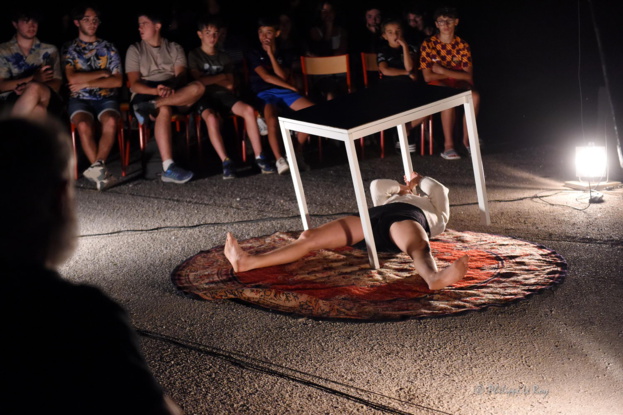 Spectacle - Monologue pour une circassienne - Cie Emoi Seule Spectacle - Monologue pour une circassienne - Cie Emoi Seule