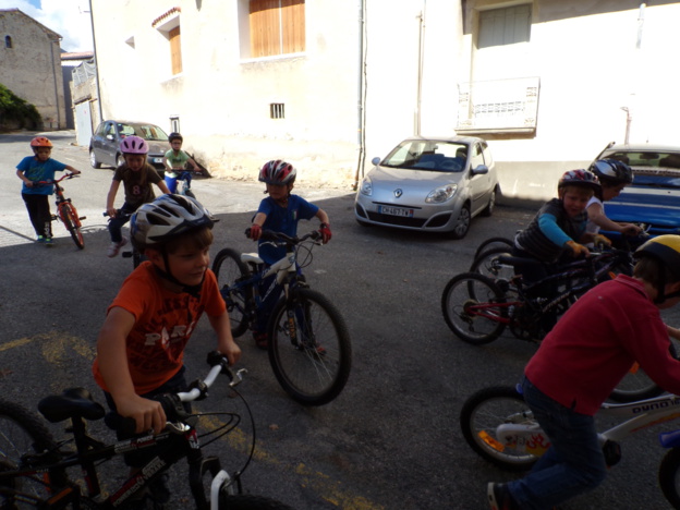 Quelques nouvelles photos et vidéos des activités périscolaires Quelques nouvelles photos et vidéos des activités périscolaires