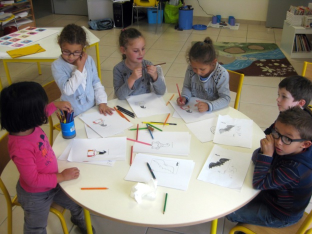 Création des paniers d'Halloween en images avec Danièle et l'équipe de GS Création des paniers d'Halloween en images avec Danièle et l'équipe de GS