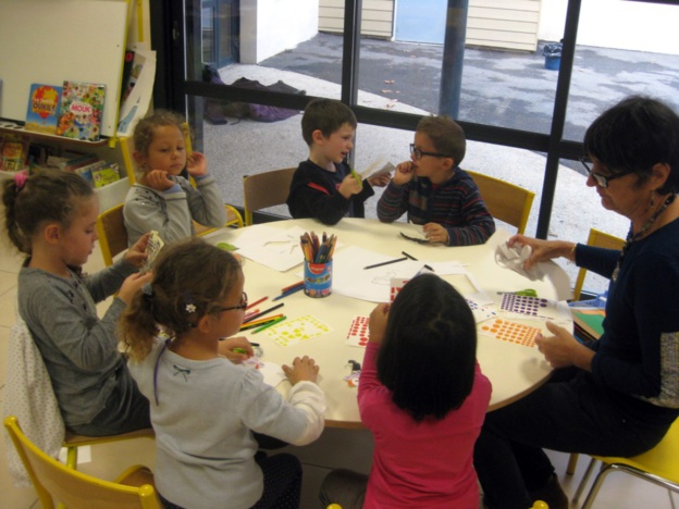 Création des paniers d'Halloween en images avec Danièle et l'équipe de GS Création des paniers d'Halloween en images avec Danièle et l'équipe de GS