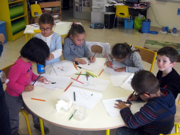 Création des paniers d'Halloween en images avec Danièle et l'équipe de GS Création des paniers d'Halloween en images avec Danièle et l'équipe de GS