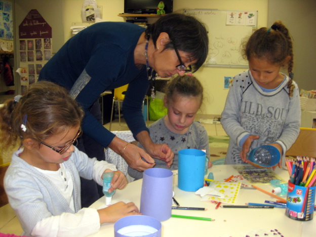 Création des paniers d'Halloween en images avec Danièle et l'équipe de GS Création des paniers d'Halloween en images avec Danièle et l'équipe de GS