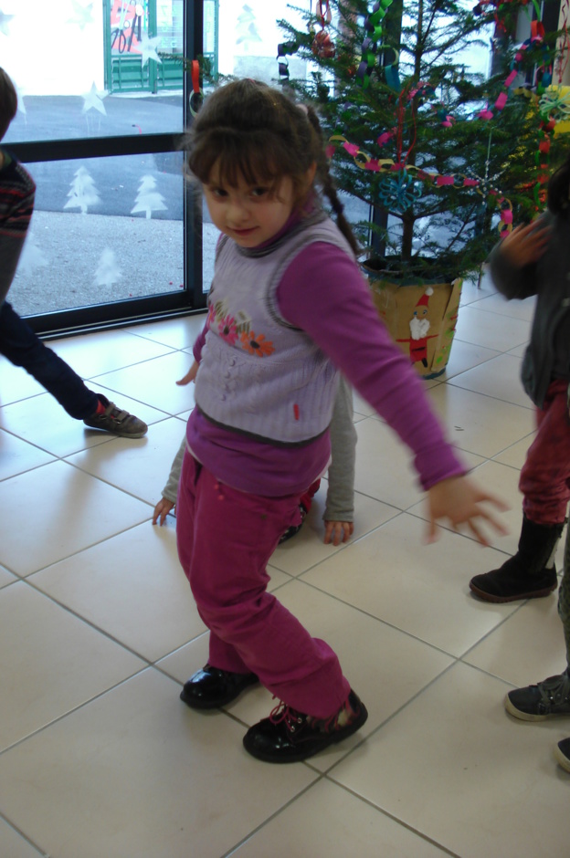 Goûter de Noël avec Danièle et les GS Goûter de Noël avec Danièle et les GS