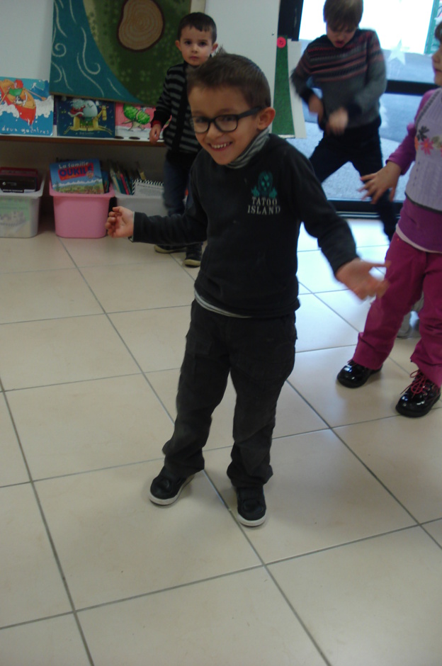 Goûter de Noël avec Danièle et les GS Goûter de Noël avec Danièle et les GS