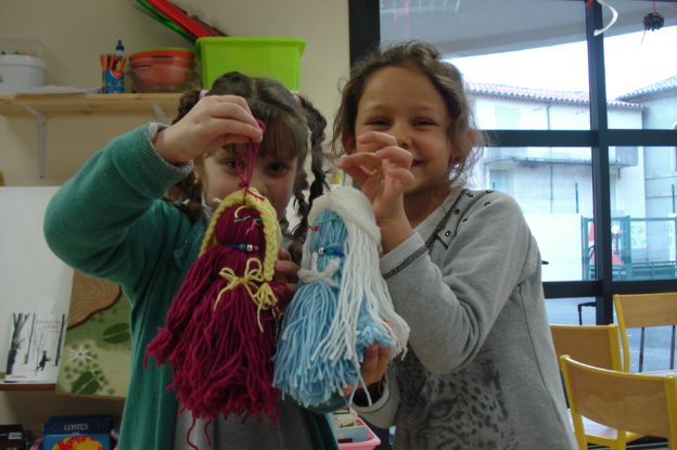 Atelier laine avec le groupe de GS et Danièle Atelier laine avec le groupe de GS et Danièle