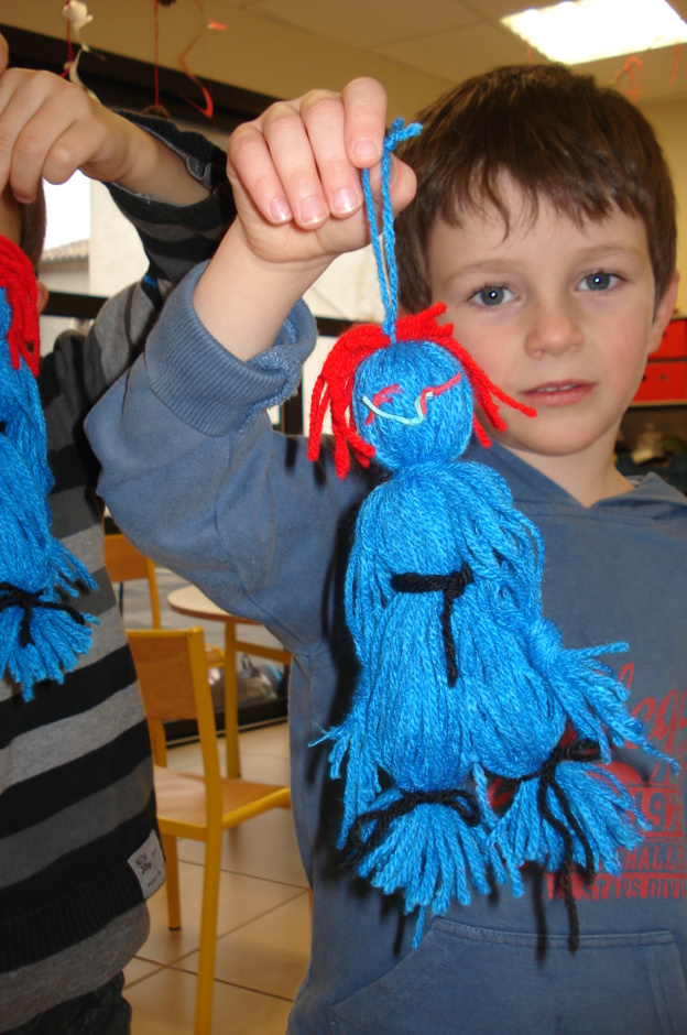 Atelier laine avec le groupe de GS et Danièle Atelier laine avec le groupe de GS et Danièle