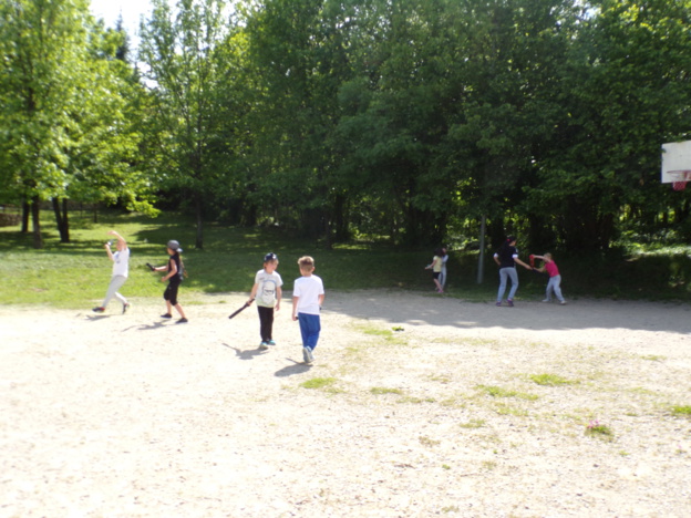 Activités périscolaires du mardi 17 mai 2016 et vendredi 20 mai 2016 Activités périscolaires du mardi 17 mai 2016 et vendredi 20 mai 2016