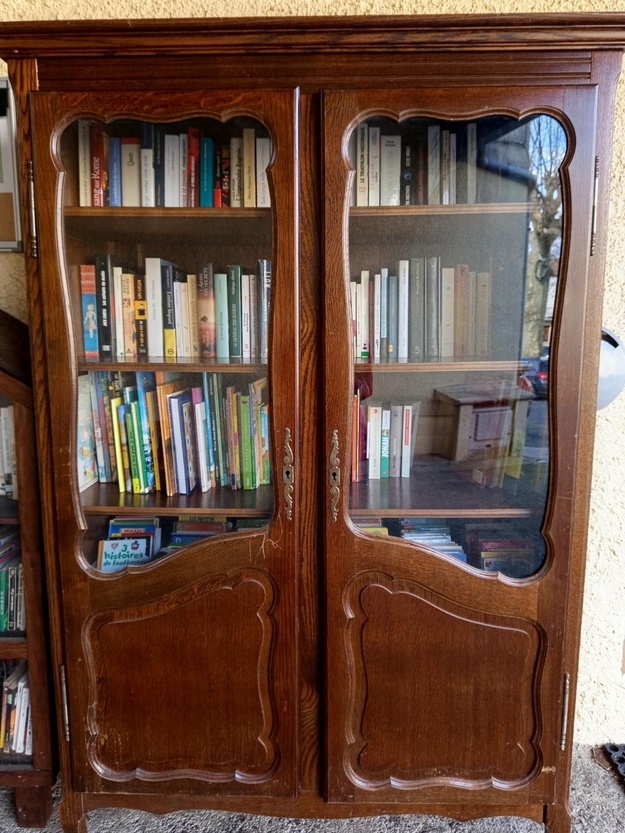 📚 Nouvelle boîte à livres au village ! 📚 Nouvelle boîte à livres au village !