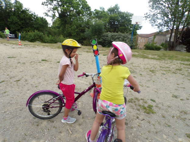 Sécurité routière avec Danièle et son groupe de GS Sécurité routière avec Danièle et son groupe de GS