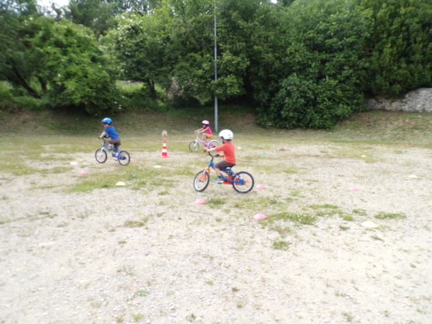 Sécurité routière avec Danièle et son groupe de GS Sécurité routière avec Danièle et son groupe de GS