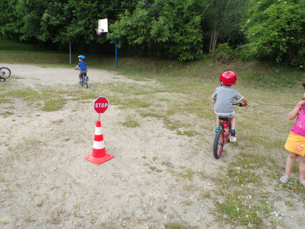 Sécurité routière avec Danièle et son groupe de GS Sécurité routière avec Danièle et son groupe de GS