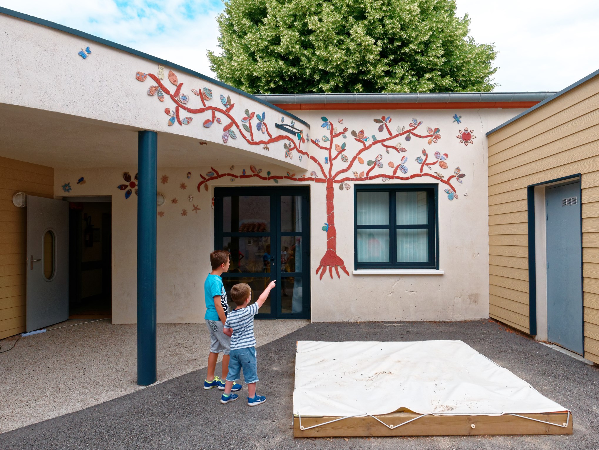 Regarde notre fresque !