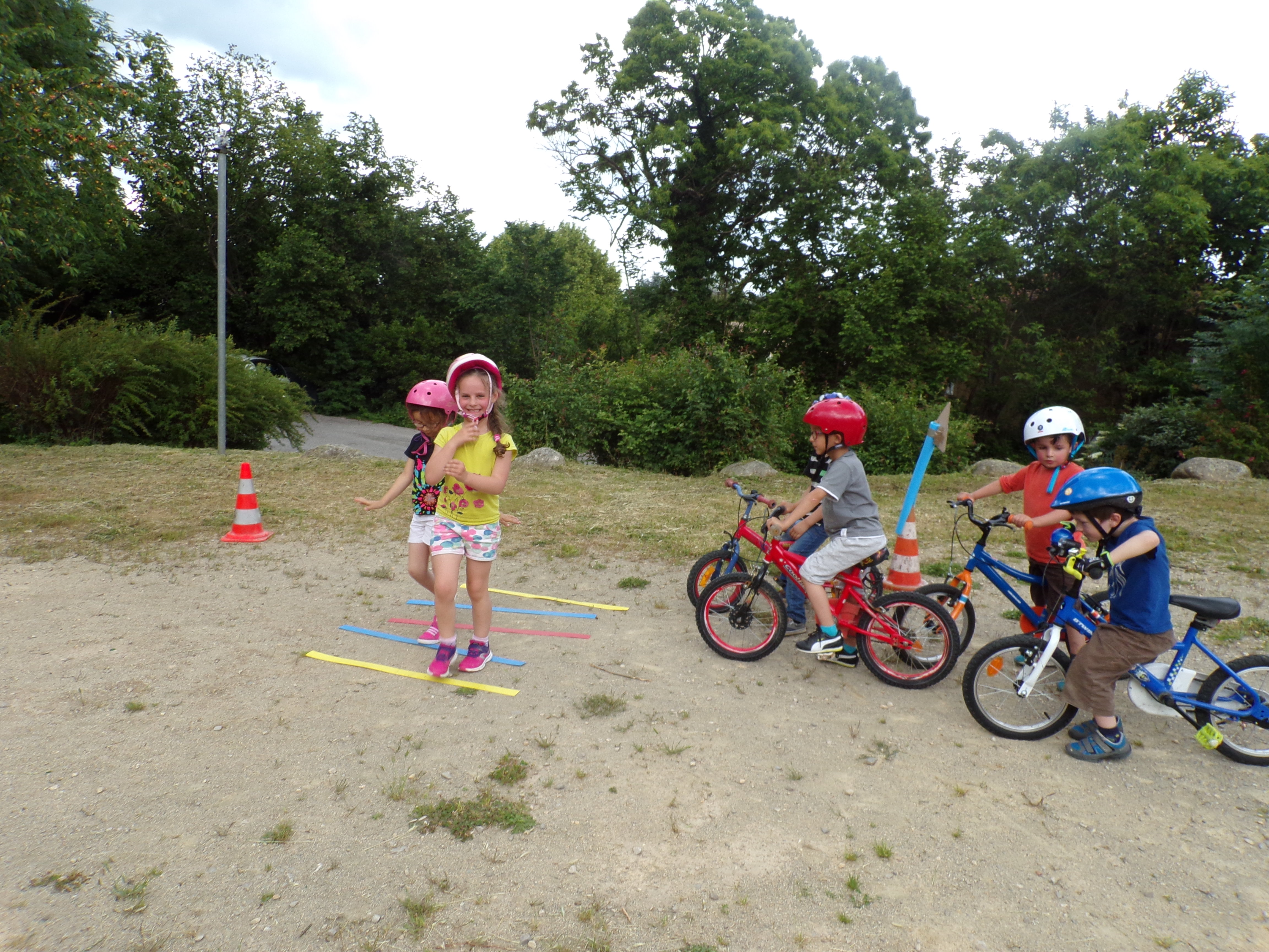 Sécurité routière avec Danièle et son groupe de GS Sécurité routière avec Danièle et son groupe de GS