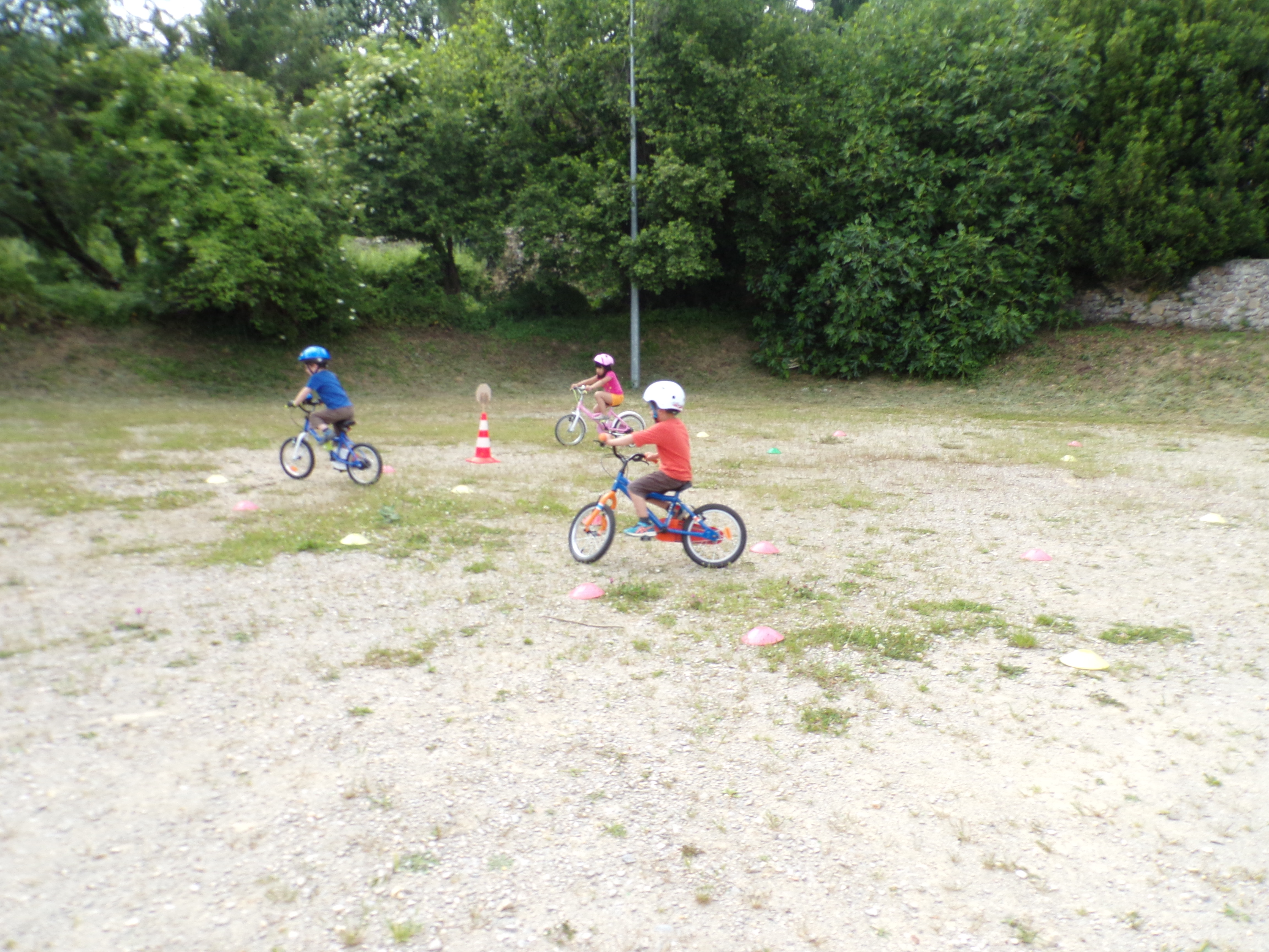 Sécurité routière avec Danièle et son groupe de GS Sécurité routière avec Danièle et son groupe de GS