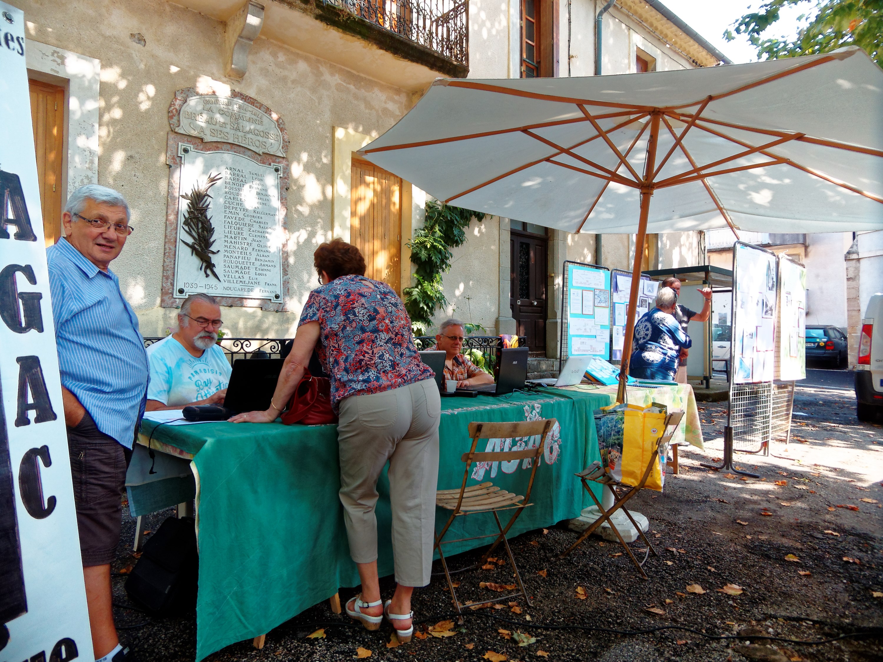Les membres de l'association répondent aux questions Les membres de l'association répondent aux questions